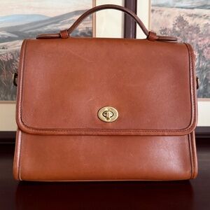 Vintage Coach Court 9870